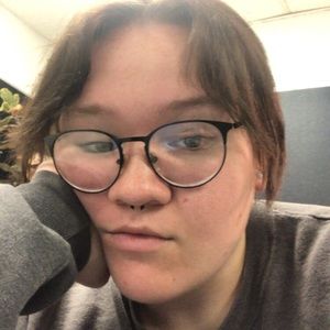 Meet your Posher, Halia